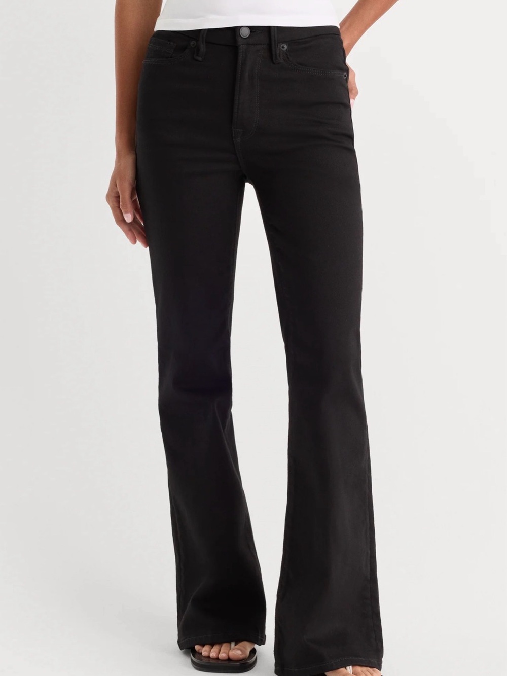 Good American Never Fade Flare Jeans; size 6 petite. Black
